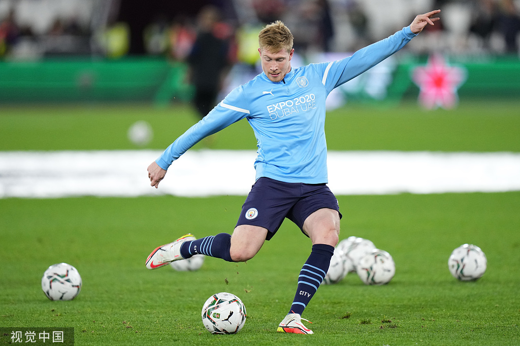 自齐达内以来，楚阿梅尼是首位为法国队累计两张红牌的球员