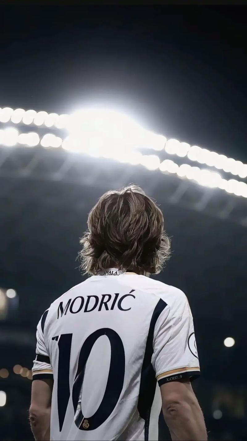 翻牌结构变化：一张转牌如何彻底反转优势（牌面结构突变：一张转牌如何彻底逆转优势）