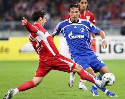 强姿态迎战 强姿态迎战