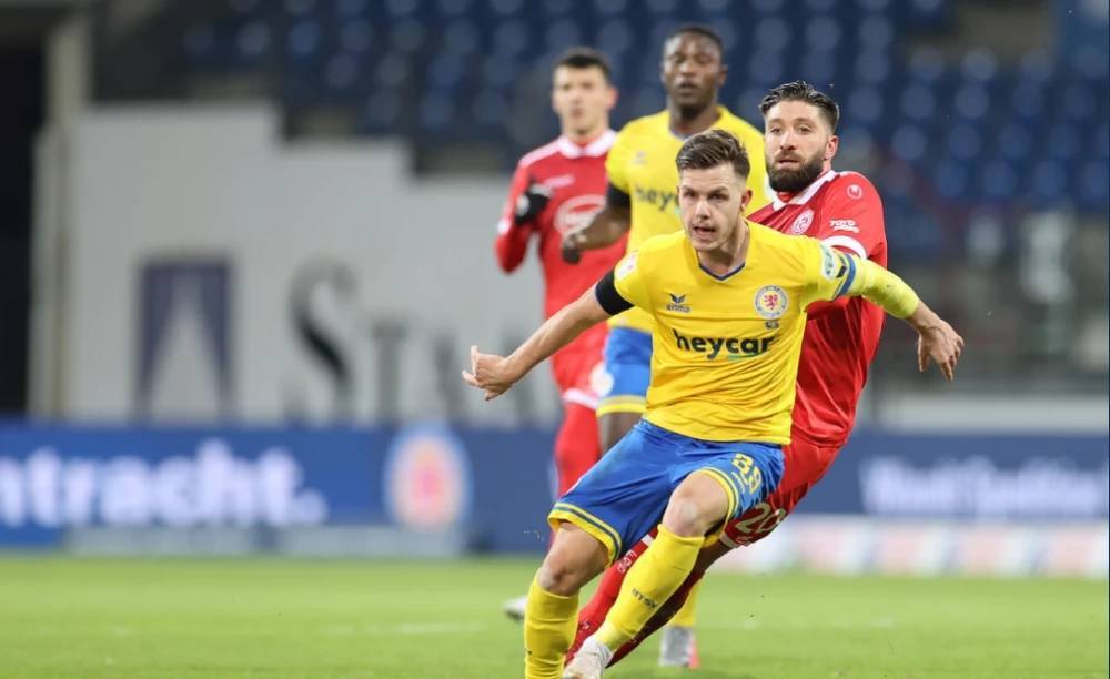 热那亚凭借 热那亚凭借