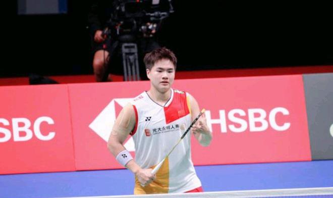 疑吸引了众 疑吸引了众